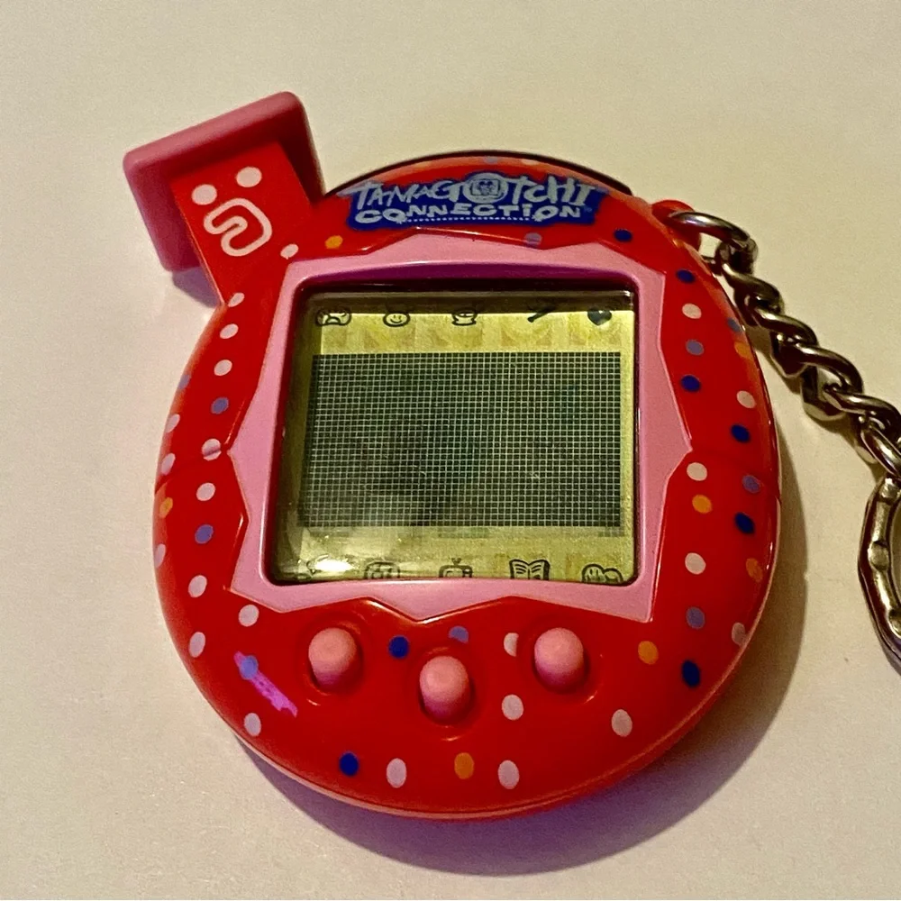 ✨ Tamagotchi Connection V5 2004 Original Polka Dots Confetti Red Familitchi Rare